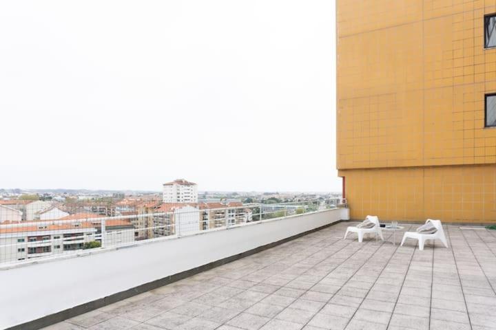 8Rooftop - T2 Com Terraco E Vista Para As Salinas! Appartamento Aveiro Esterno foto
