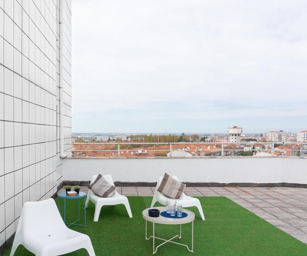 8Rooftop - T2 Com Terraco E Vista Para As Salinas! Appartamento Aveiro Esterno foto