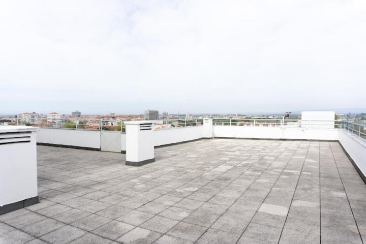 8Rooftop - T2 Com Terraco E Vista Para As Salinas! Appartamento Aveiro Esterno foto